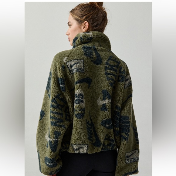 NWT Women’s Nike Sportswear High-Pile Fleece Zip- Up Jacket - Picture 4 of 13